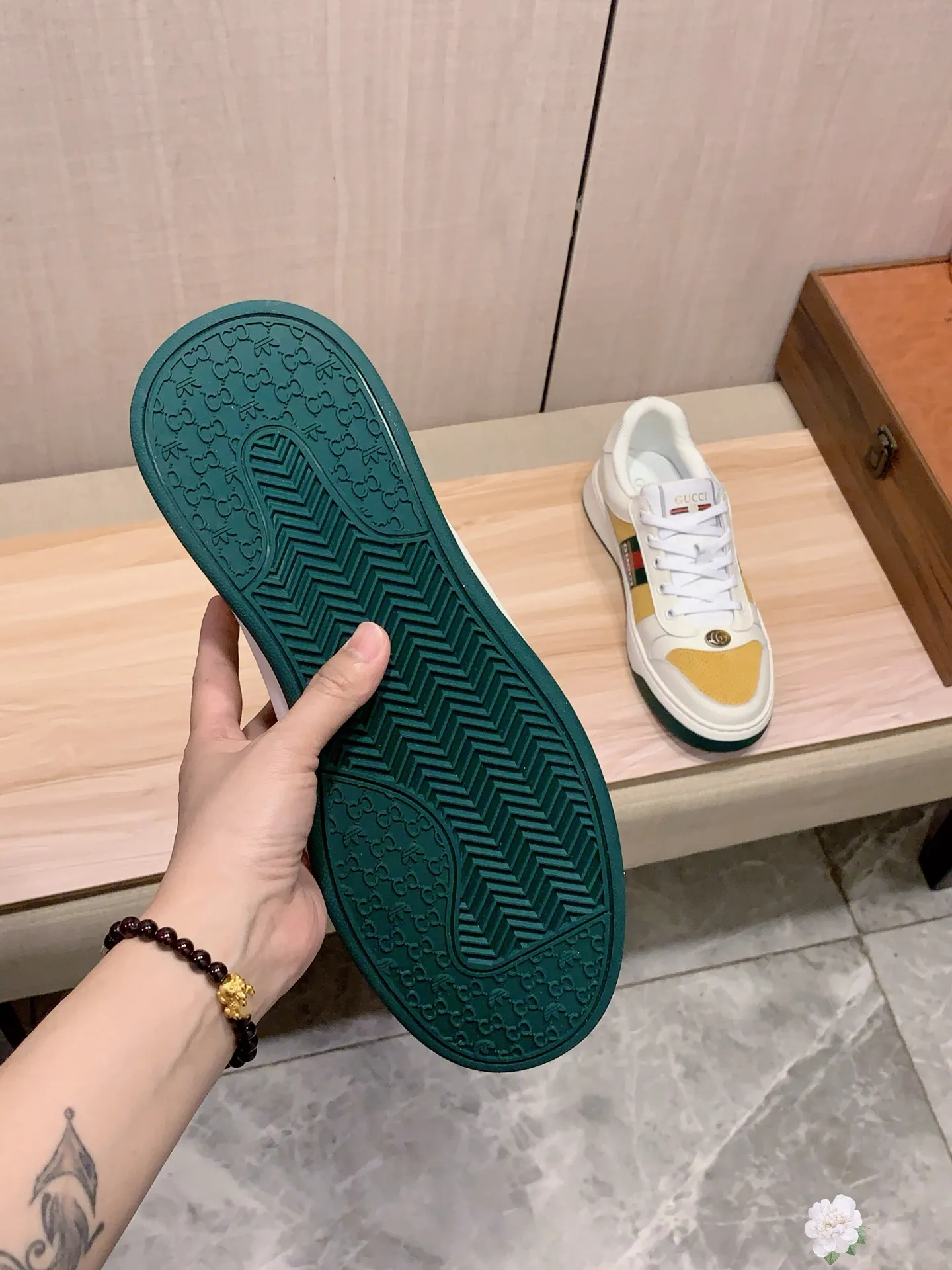 Men's Men's Shoes💰420💰💰🎩🎩[Lightning][Lightning] "Gucci*" The latest and most popular casual shoes, top brand [seduce] luxury ~ purchasing agency, top ~ quality. [Strong] The upper is made of imported breathable cowhide with fabric material ➕ Breathable sheepskin feet (•) and fine workmanship. The original stylish and stylish soft rubber wear-resistant and non-slip outsole is light and comfortable on the feet. The real thing looks better when photographed. 013: Size: 38-44, 3️⃣ colors selected